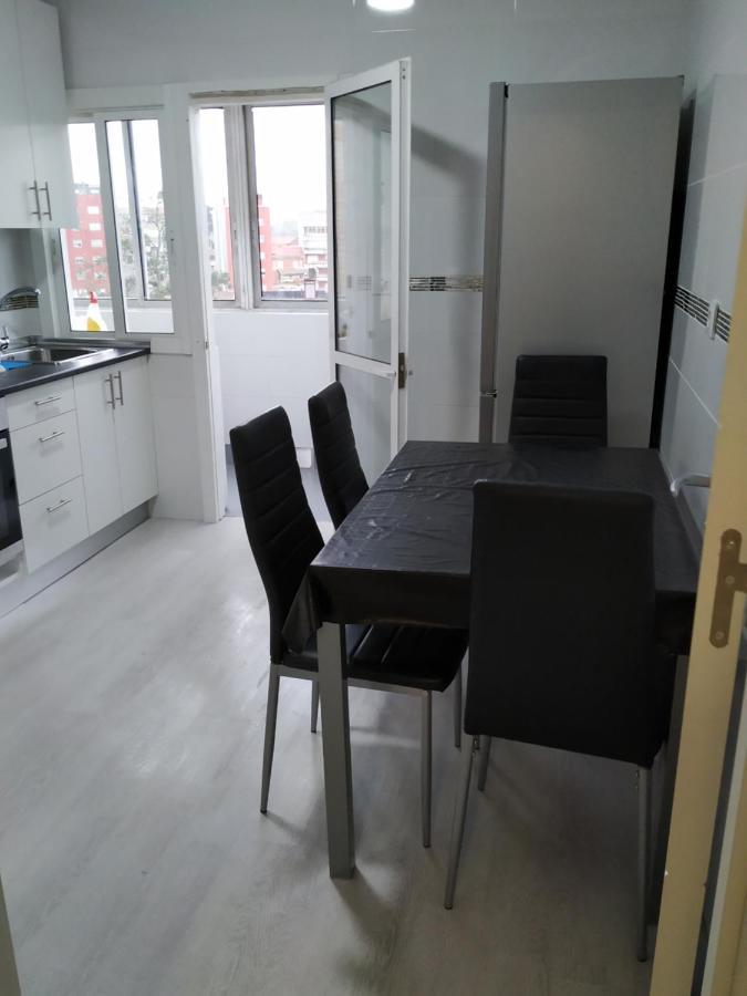 Apartament Traviesas Proximo A La Playa Facil Aparcamiento. Para 8 Huespedes. Vigo Zewnętrze zdjęcie